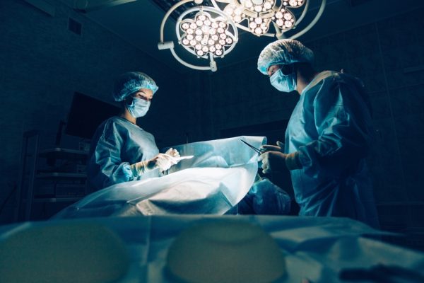 هزینه جراحی سینه - بررسی انواع عمل پستان